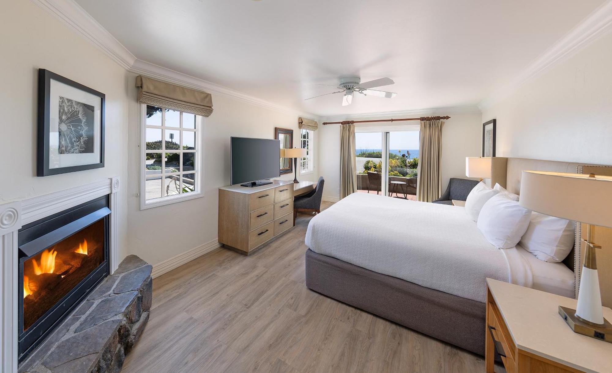 Pelican Inn & Suites Cambria Exterior photo